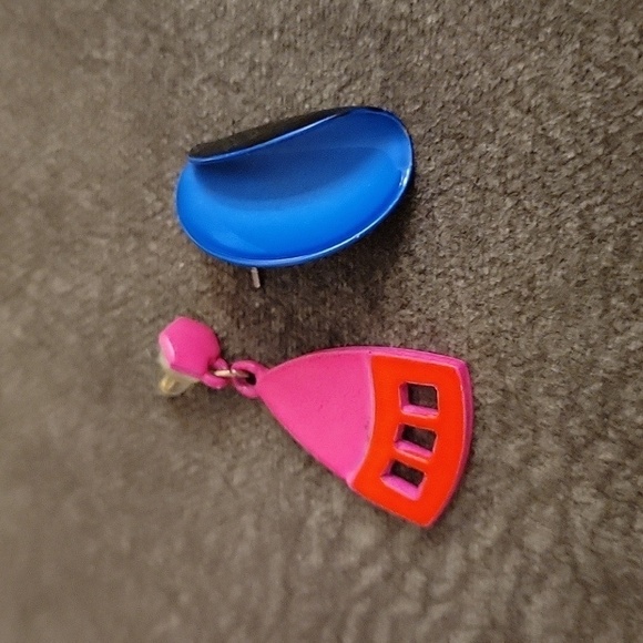 3/$30 VTG 1980s Barbie Kidcore Mismatched Geometric Post Earrings - Picture 2 of 4